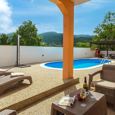 Stunning Apartment In Матулі Екстер'єр фото