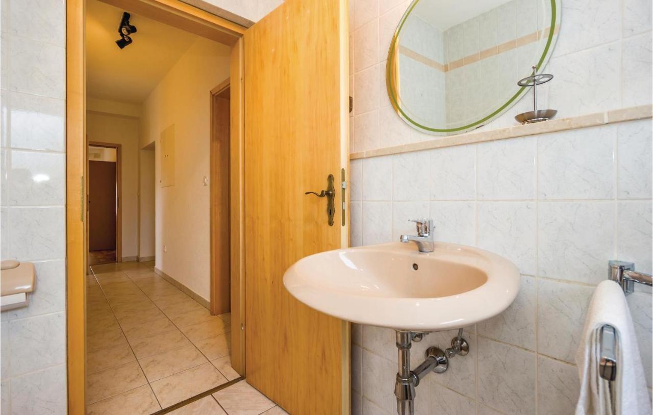 Stunning Apartment In Матулі Екстер'єр фото